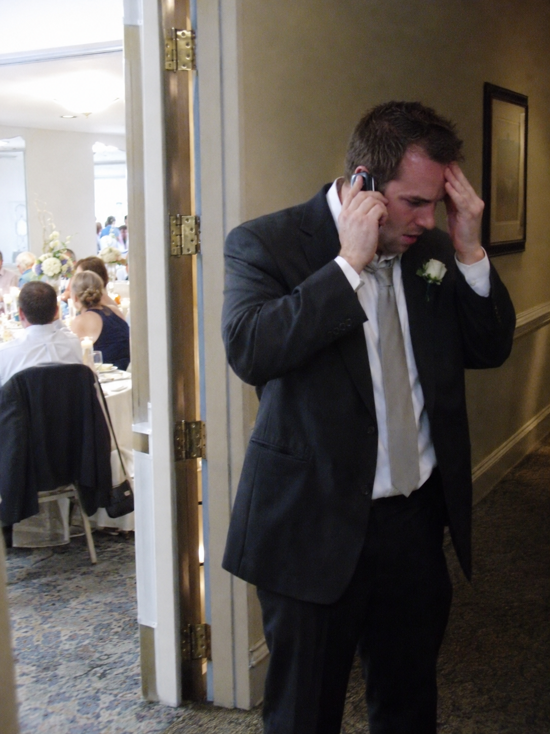love-My 35-year-old son removed me from his wedding reception, cropped me out of the engagement photos, and told his wealthy future in-laws he was paying for the entire celebration himself. What he didn’t tell them was that I had promised him $80,000 from my retirement savings. I kept quiet until he sent me eleven words at 11:47 p.m. Then I realized the money was the only part of me he still wanted…
